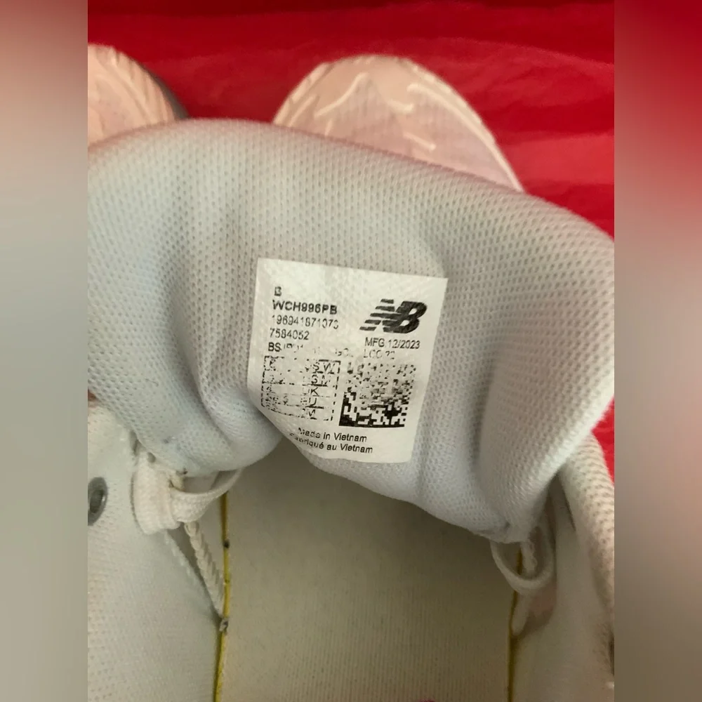 NEW BALANCE